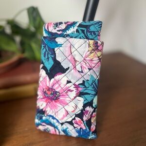 VERA BRADLEY - Glasses Floral Quilted Pouch - SOLD OUT